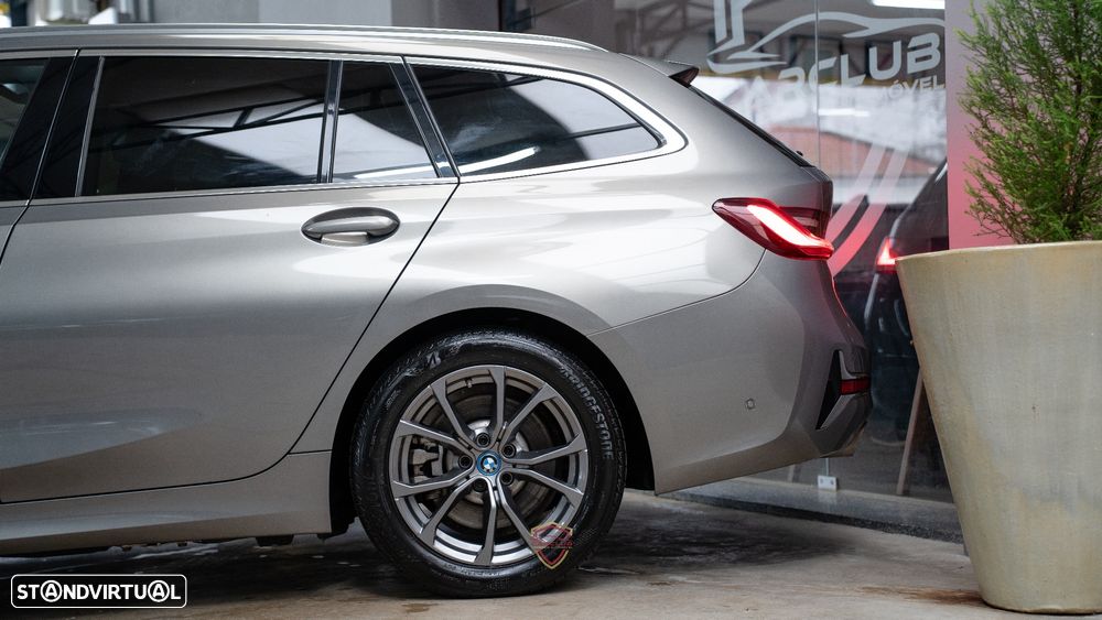 BMW 320 e Touring Line Luxury Auto - 14