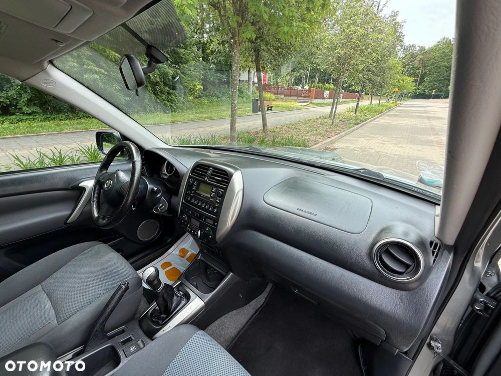 Toyota RAV4 - 24