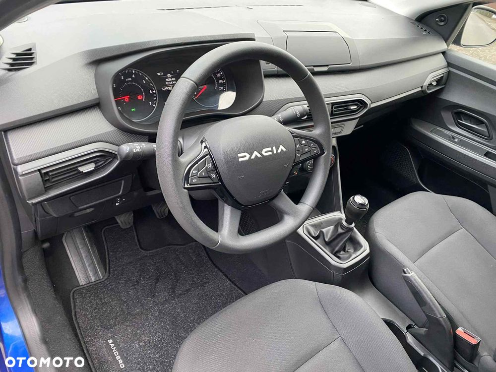 Dacia Sandero SCe 65 Essential - 8