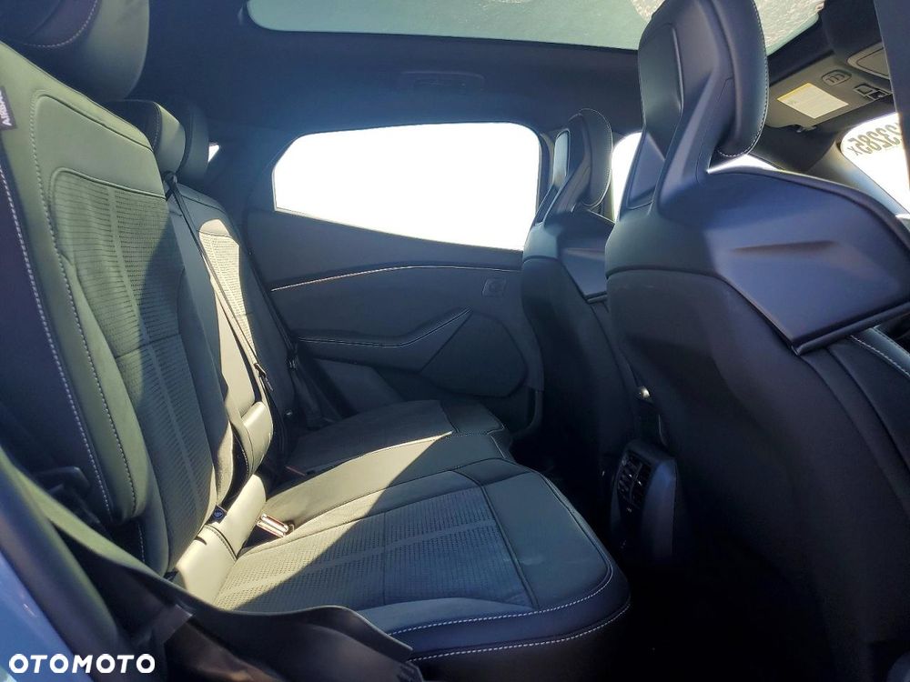 Ford Mustang Mach-E AWD GT - 12