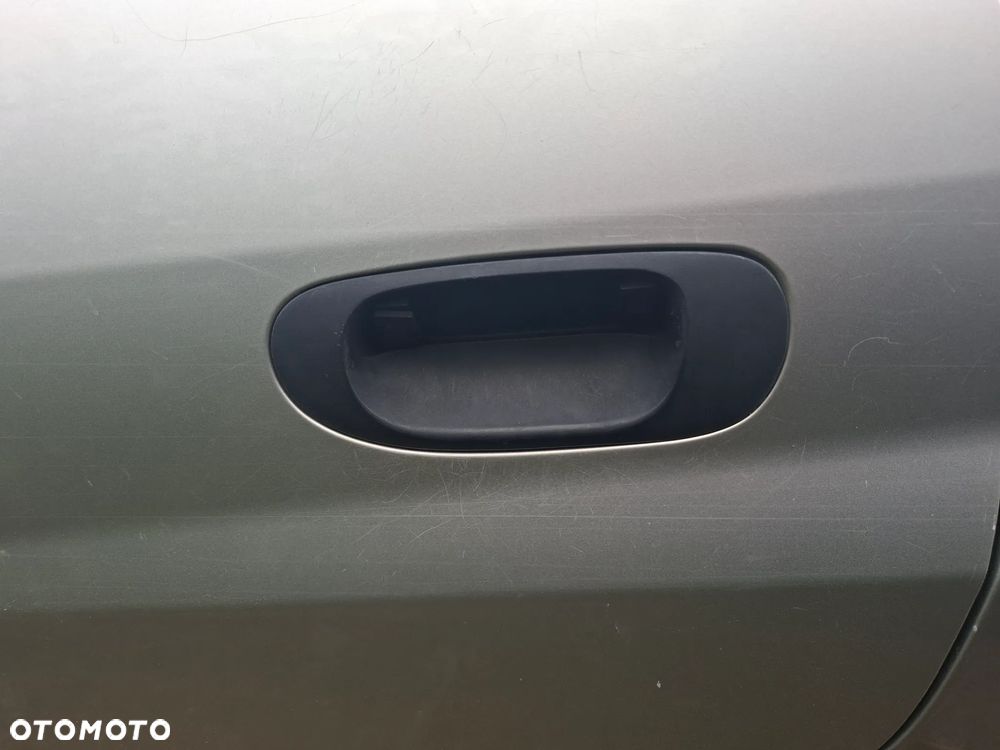 Mitsubishi Space Star - 13