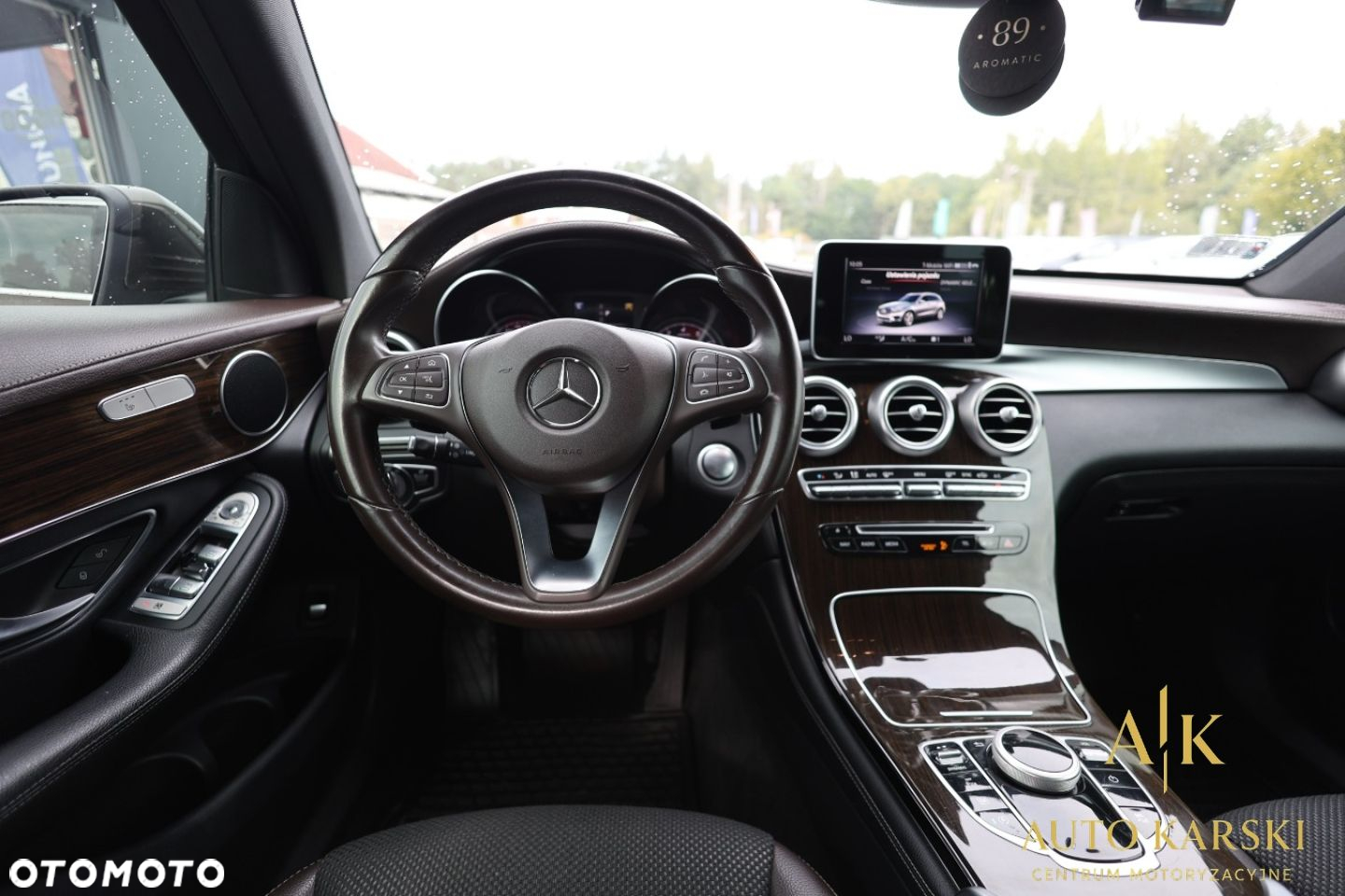 Mercedes-Benz GLC - 33