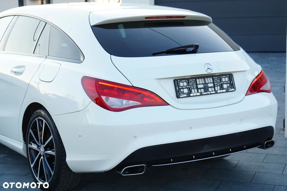 Mercedes-Benz CLA 180 7G-DCT UrbanStyle Edition - 17