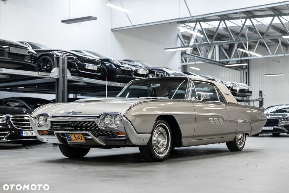 Ford Thunderbird - 2