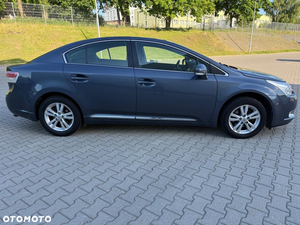 Toyota Avensis - 5