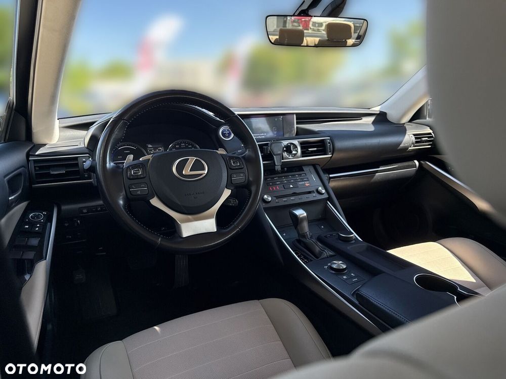 Lexus IS - 15