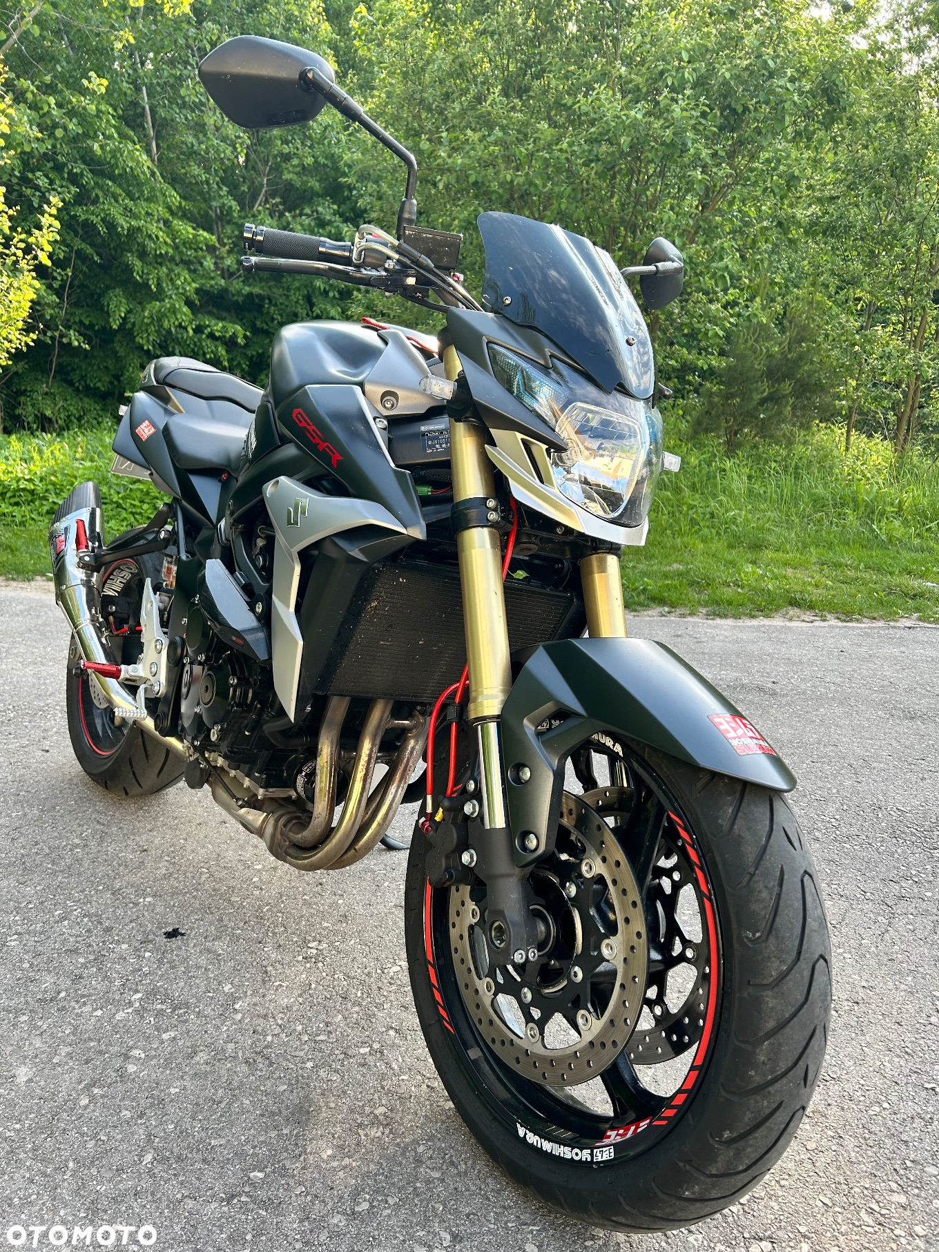Suzuki GSR - 5