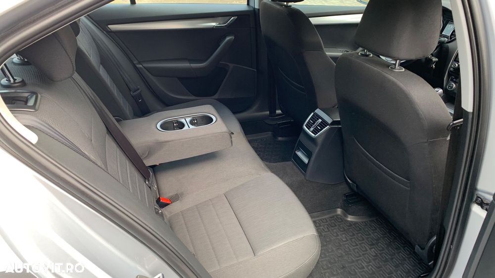Skoda Octavia 1.4 TSI ELEGANCE - 4