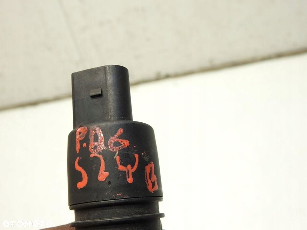 POMPKA SPRYSKIWACZY SZYBY CZOŁOWEJ VW PASSAT B6 - 2