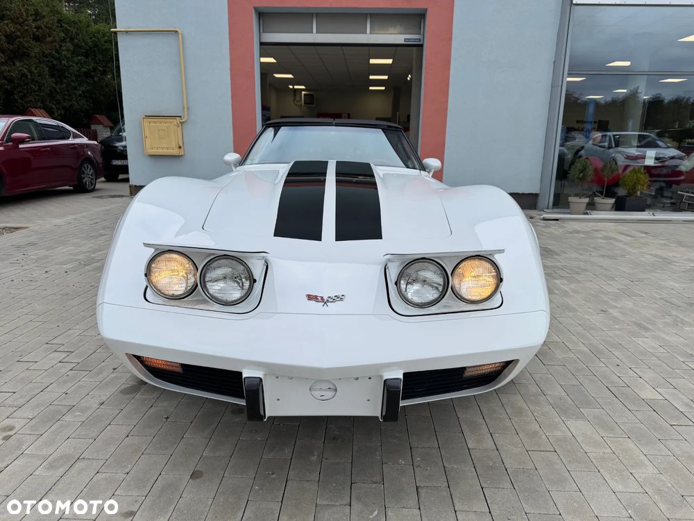 Chevrolet Corvette - 9