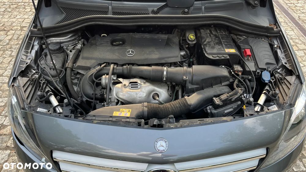 Mercedes-Benz Klasa B 180 (BlueEFFICIENCY) - 24