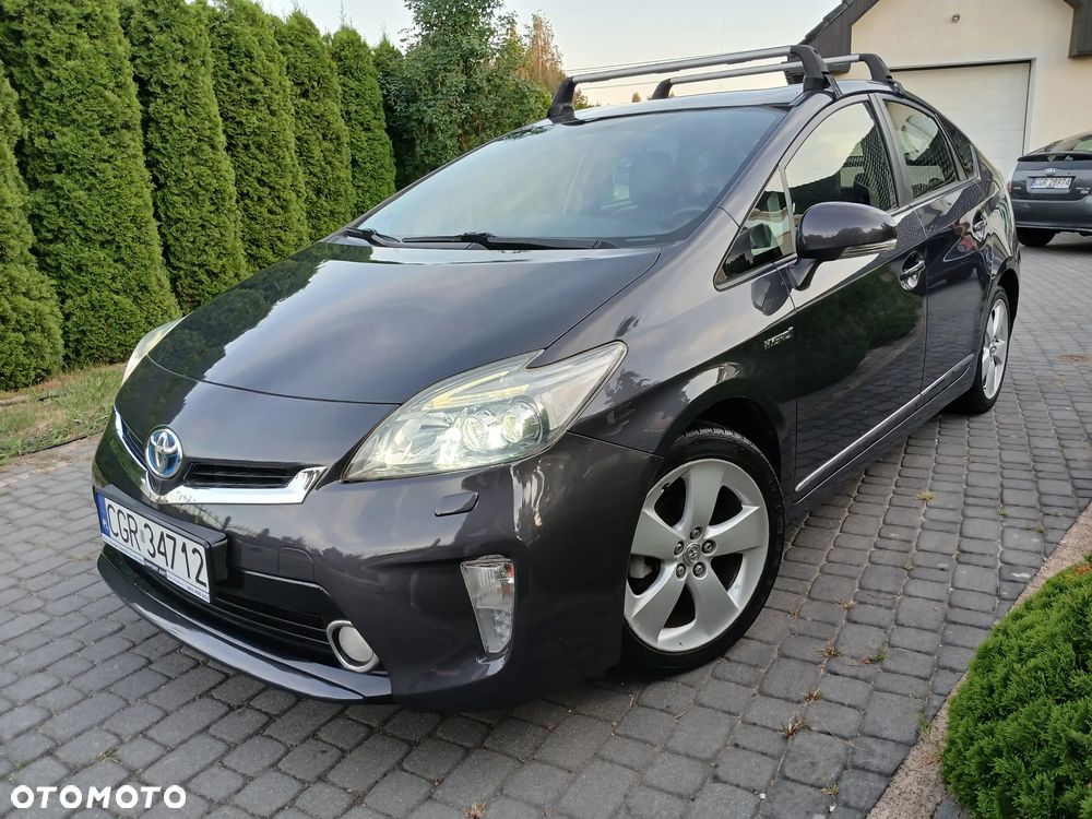 Toyota Prius (Hybrid) Executive - 25