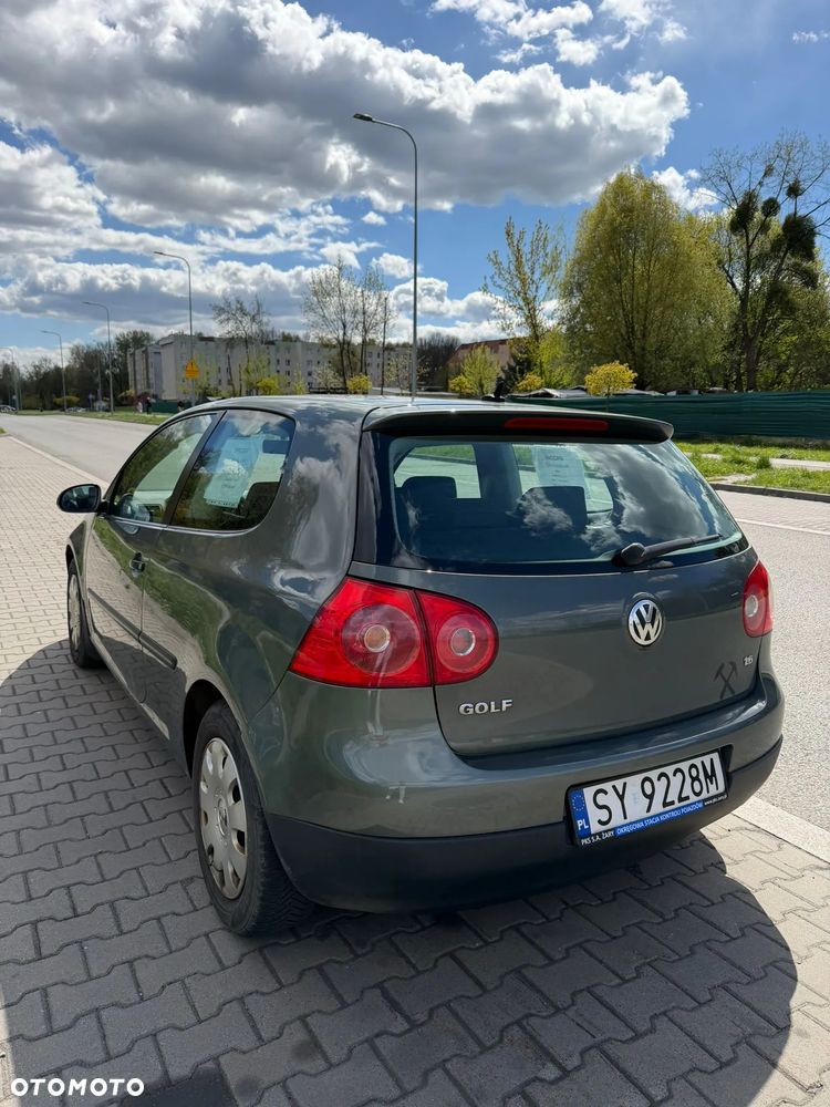 Volkswagen Golf - 5