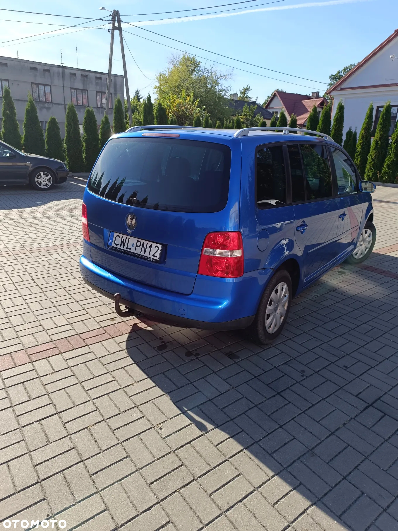 Volkswagen Touran 2.0 TDI Trendline DSG - 4