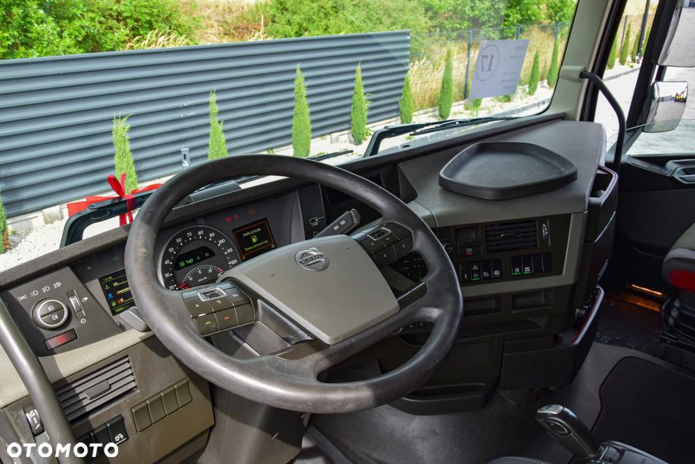 Volvo FH500 / EURO 6 / ACC / LEDY / NOWE OPONY / FULL SPILERY / SERWISOWANY / SPROWADZONY - 23