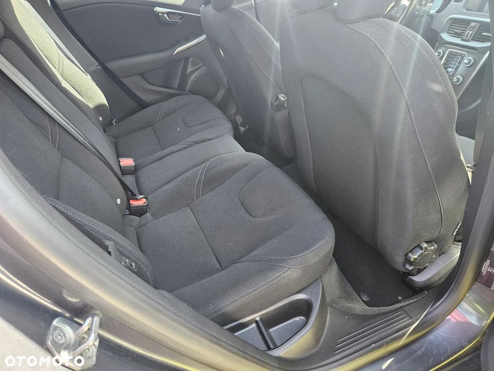 Volvo V40 T2 - 15