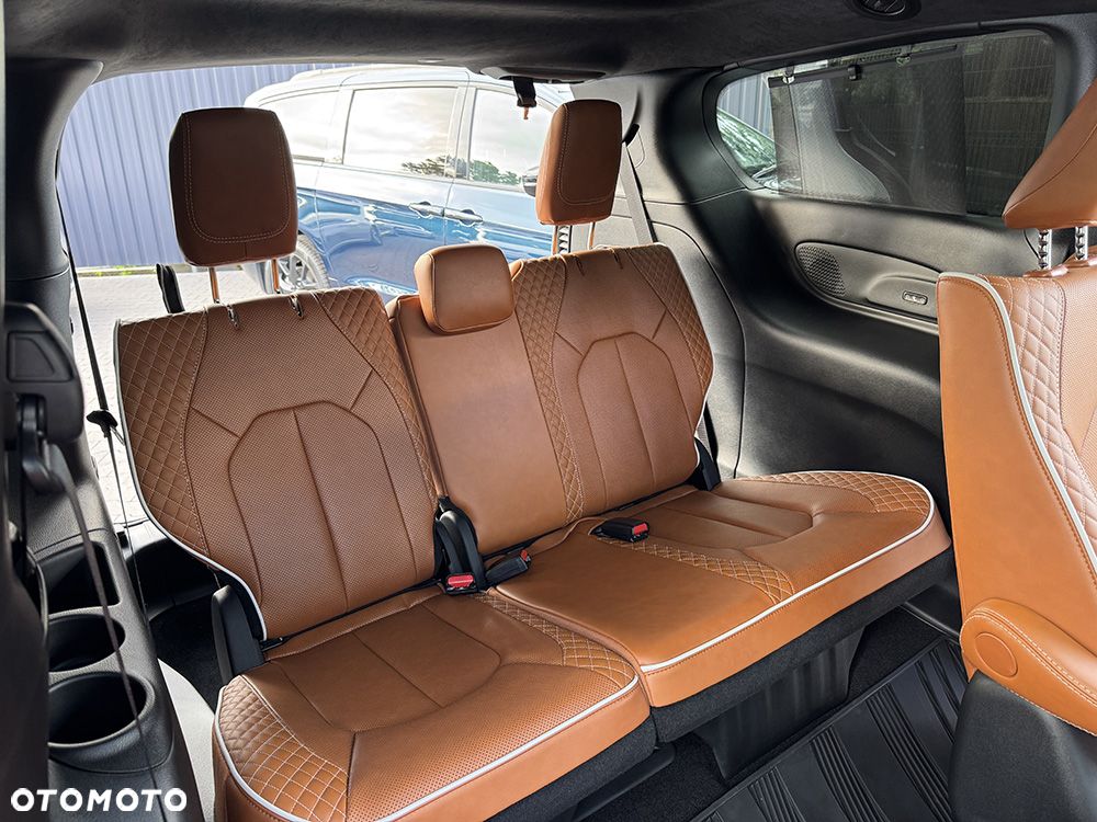 Chrysler Pacifica - 15