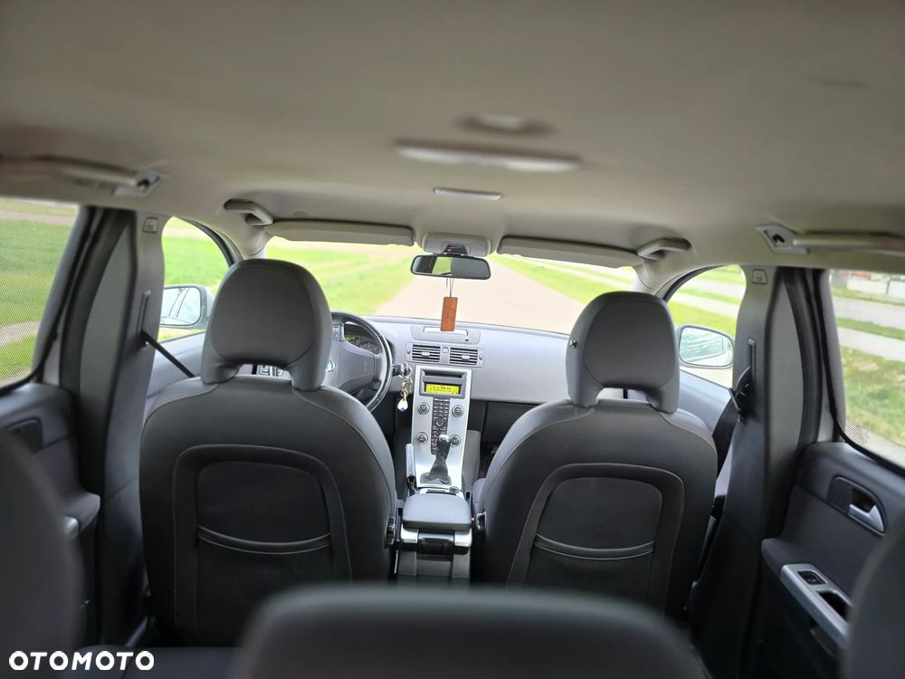 Volvo V50 D2 Kinetic - 11