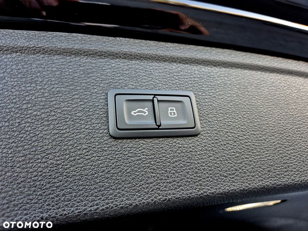 Audi Q5 50 TFSIe quattro S tronic S line - 28