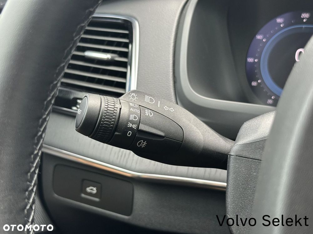Volvo XC 90 - 23