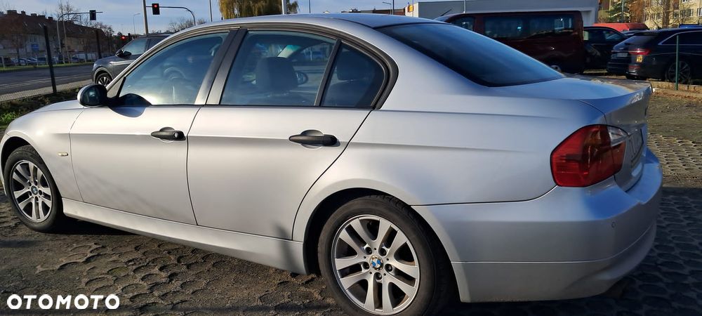 BMW Seria 3 318i - 7