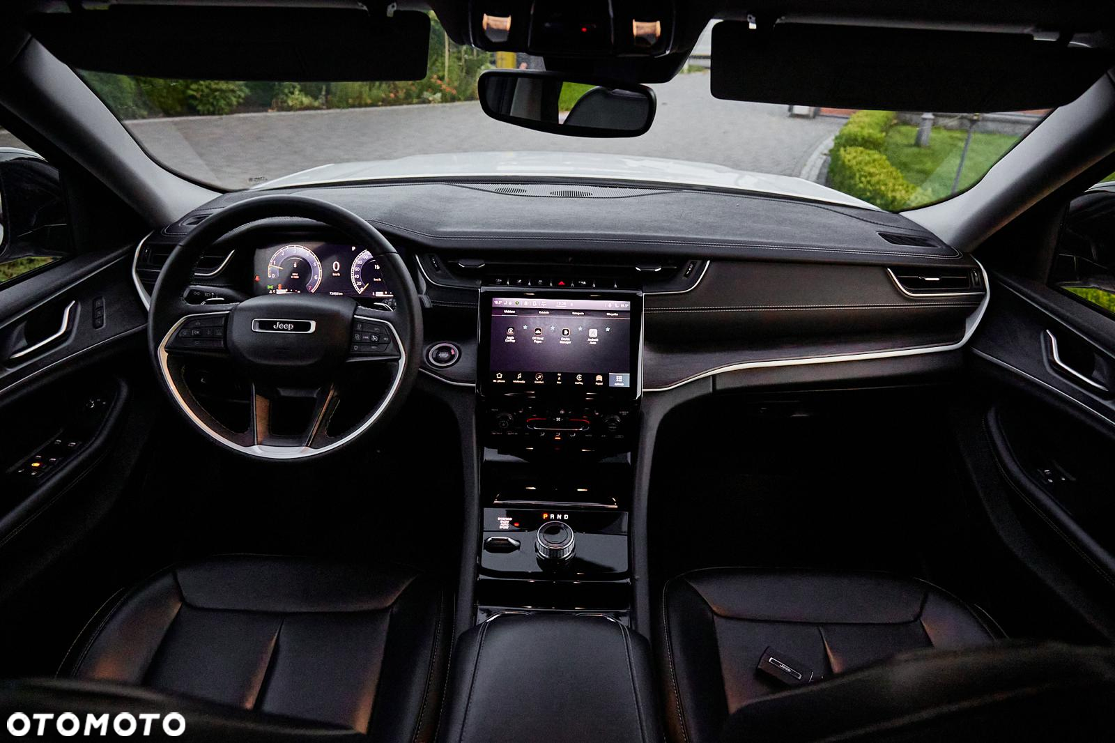 Jeep Grand Cherokee - 14
