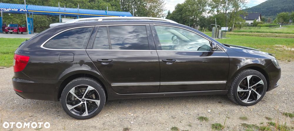 Skoda Superb 2.0 TDI 4x4 Elegance Outdoor DSG - 8