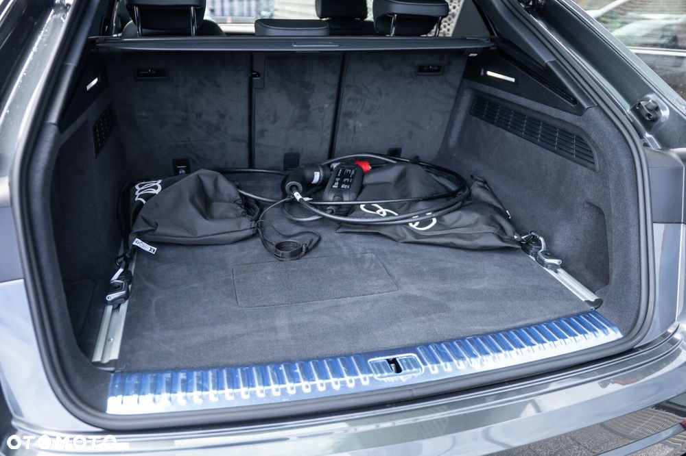 Audi Q8 - 12