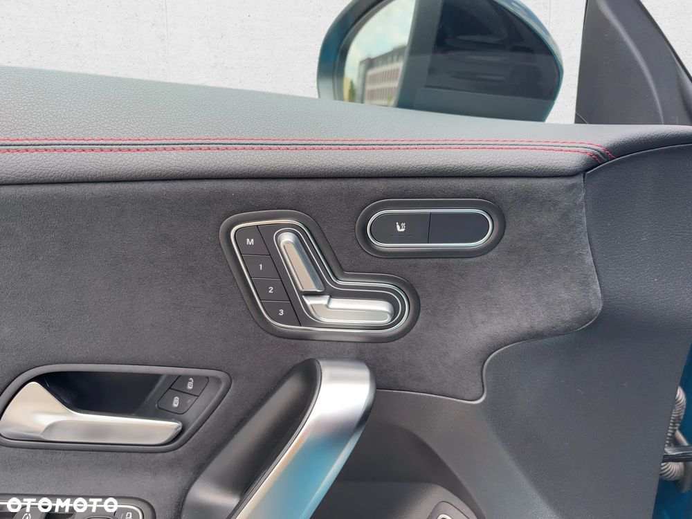 Mercedes-Benz CLA 200 mHEV AMG Line 7G-DCT - 14