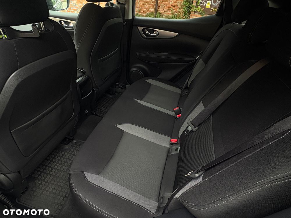 Nissan Qashqai 1.6 DIG-T N-Connecta - 29