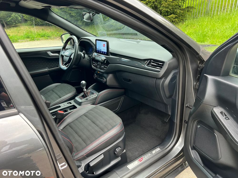 Ford Kuga 2.0 EcoBlue Hybrid ST-LINE X - 14