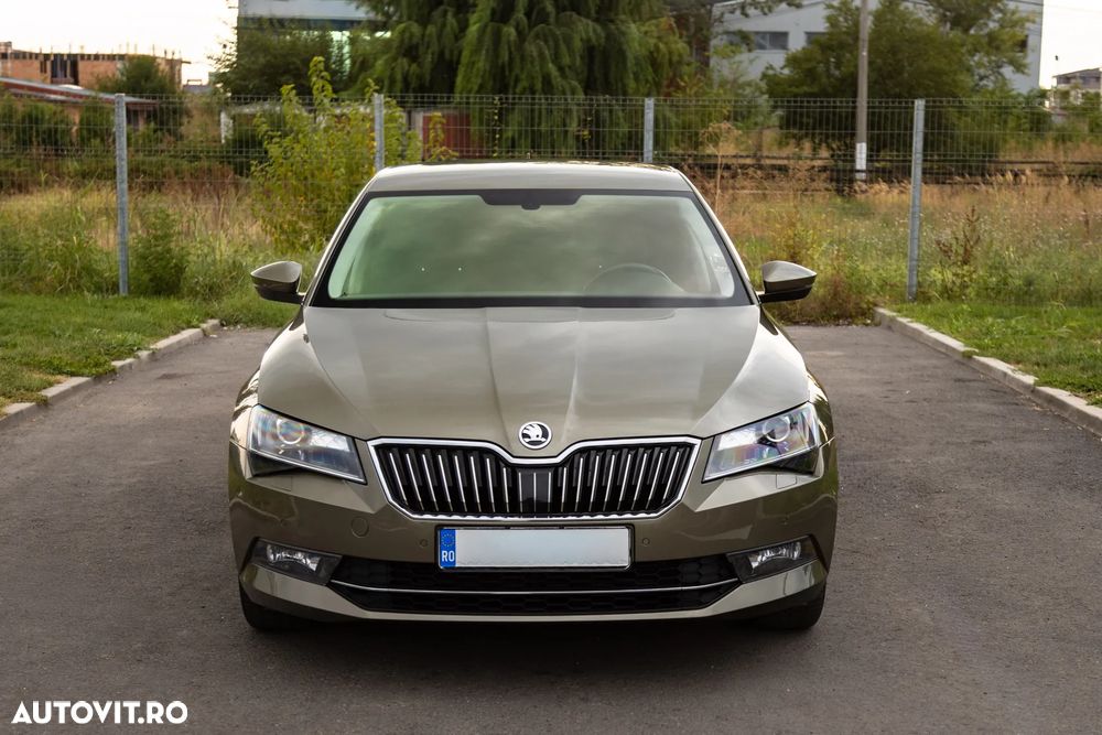 Skoda Superb 2.0 TDI DSG Ambition - 4