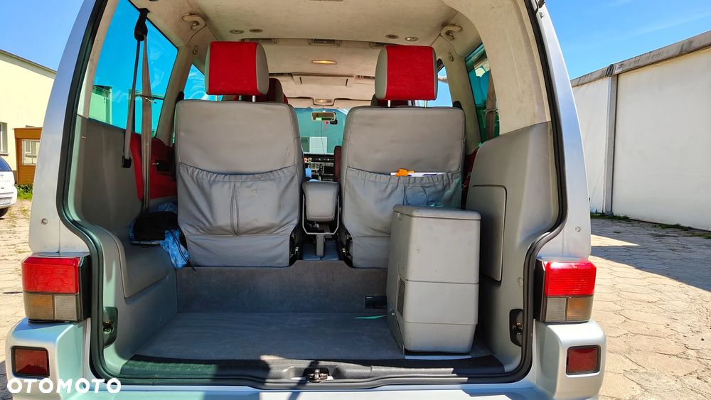 Volkswagen Caravelle - 19