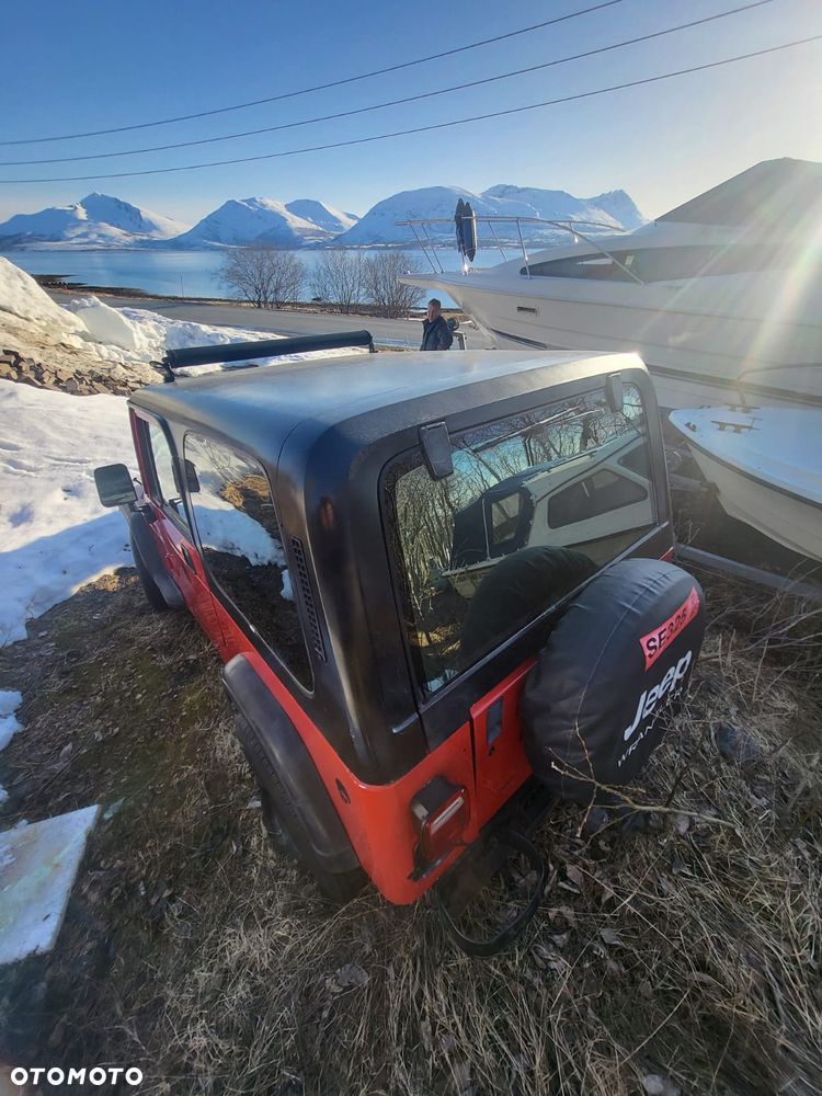 Jeep Wrangler - 4