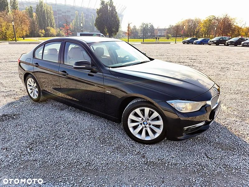 BMW Seria 3 320i Modern Line - 17