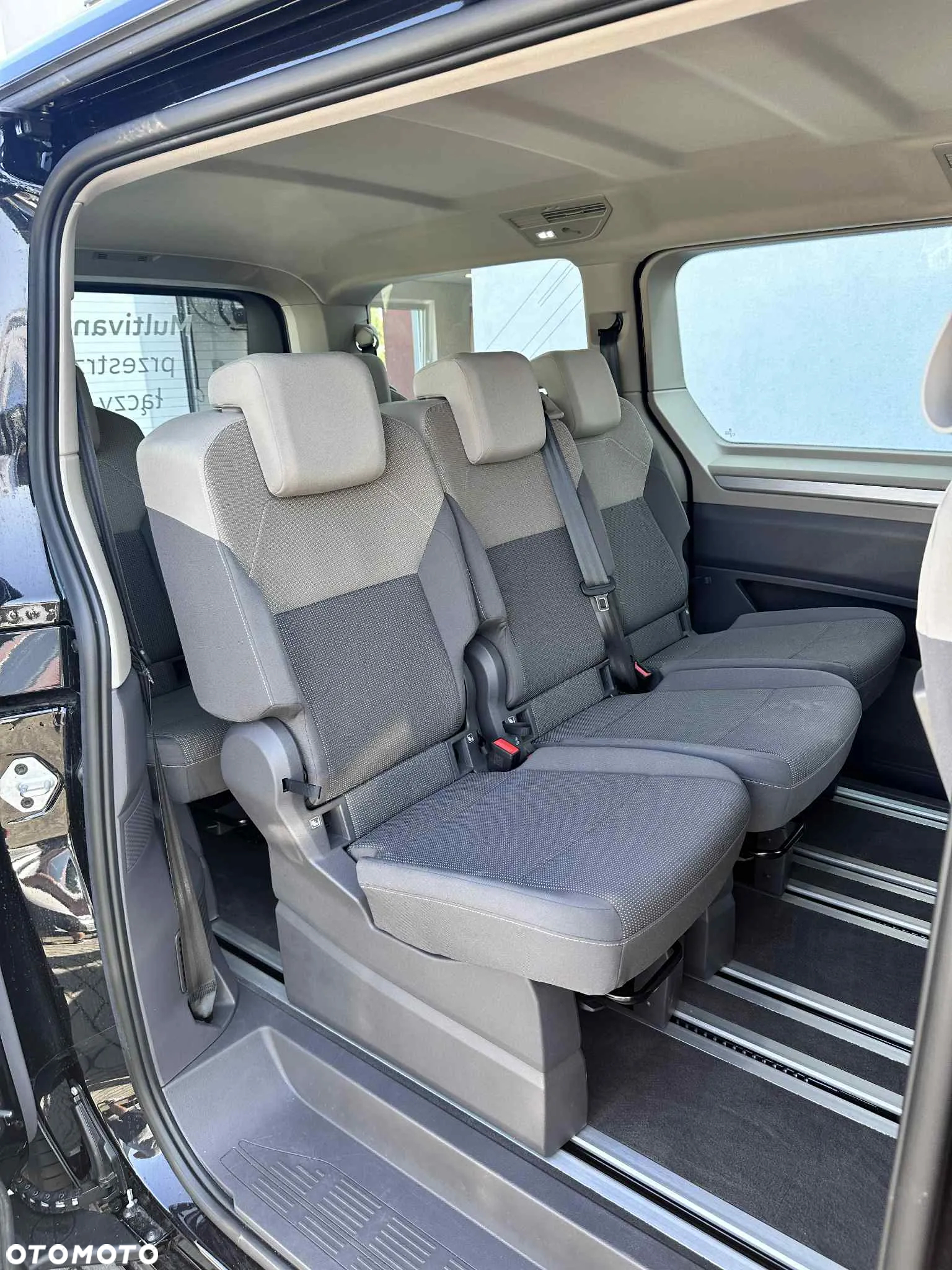 Volkswagen Multivan - 19