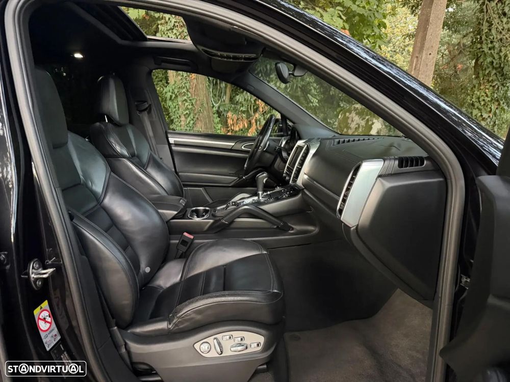 Porsche Cayenne Platinum Edition - 31