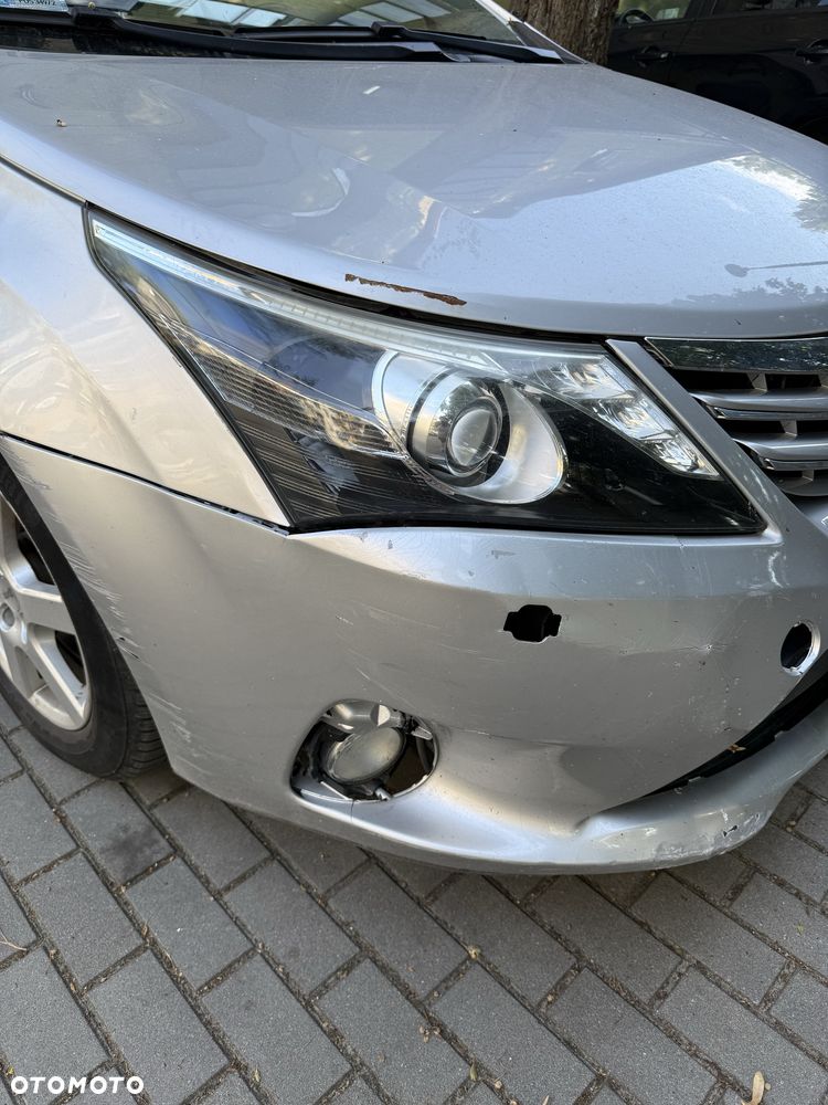 Toyota Avensis - 8