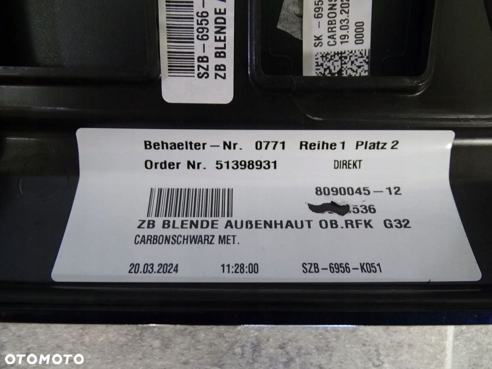 BLENDA KLAPY BAGAŻNIKA BMW G32 Gran Turismo OE 8090045 CARBONSCHWARZ MET. - 7
