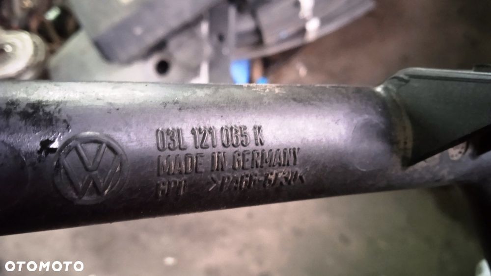 Termostat 03L121111AD z rurką wody 03L121065K Audi 2.0 TDI - 2