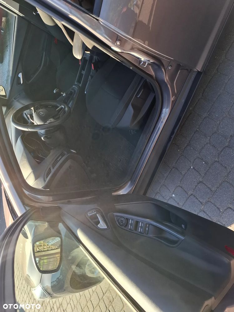 Ford Focus - 11