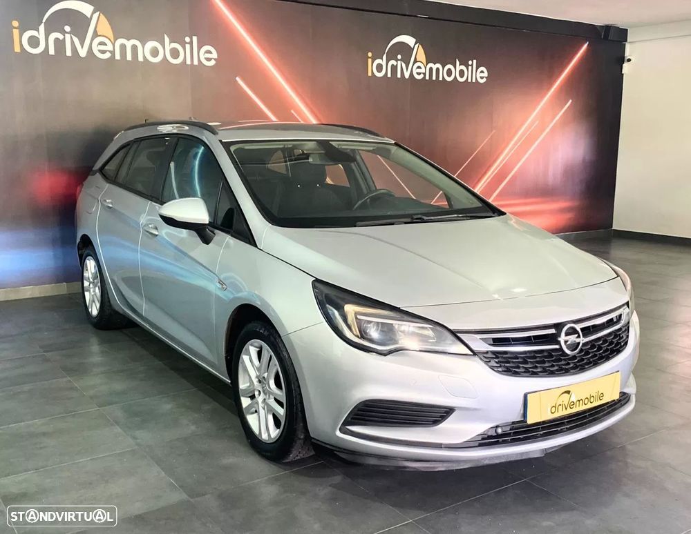 Opel Astra Sports Tourer - 1