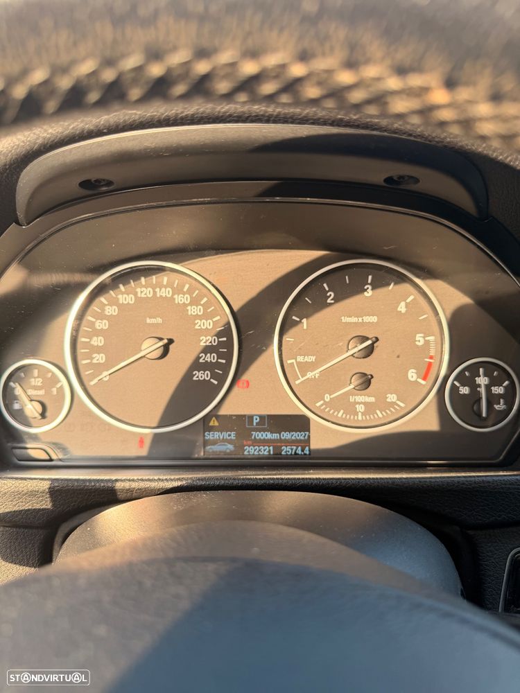 BMW 318 d Auto - 22