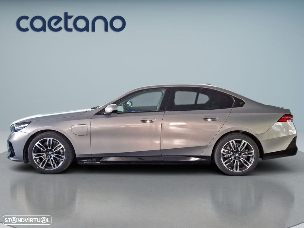 BMW 530 e Pack Desportivo M - 6