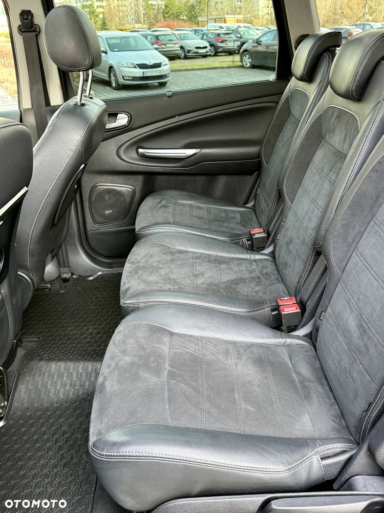 Ford S-Max - 8