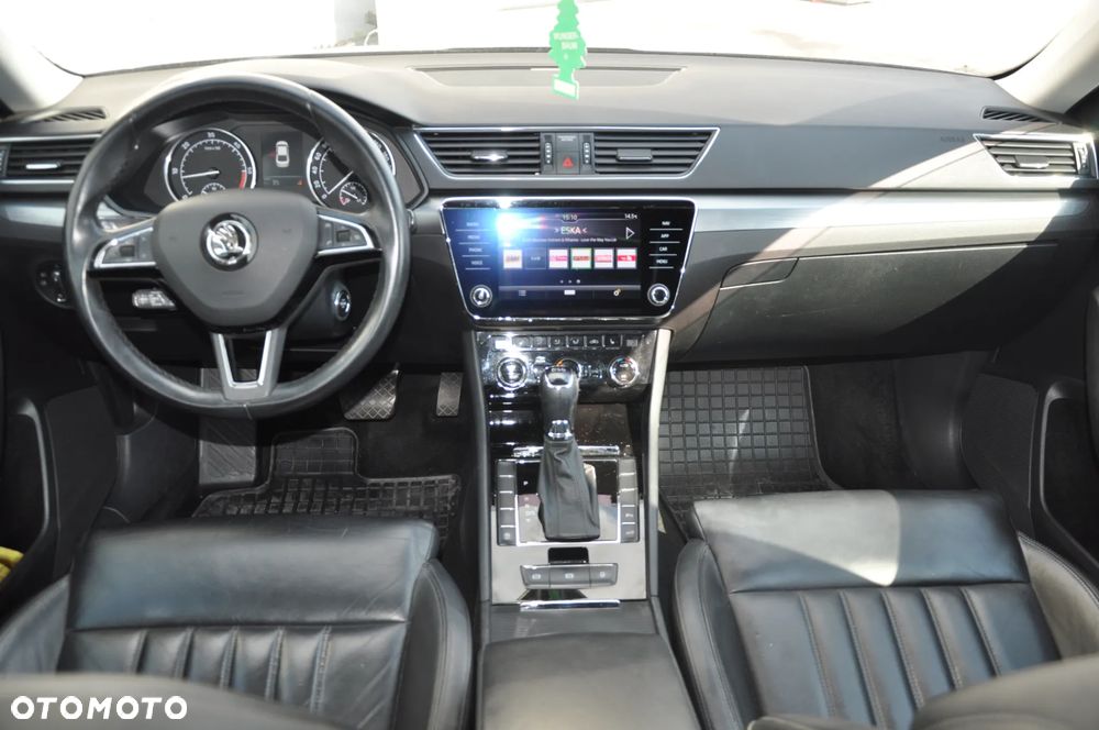Skoda Superb 2.0 TDI DSG Premium Edition - 15