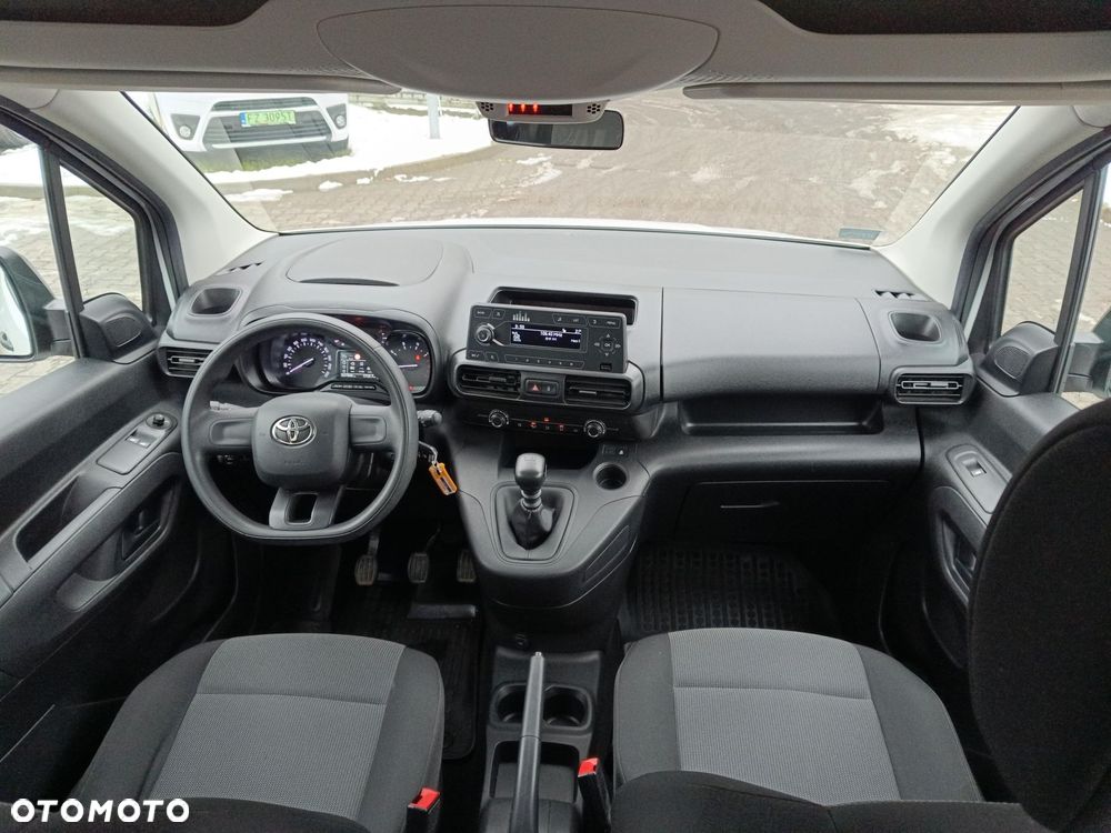 Toyota Proace City Verso 1.2 D-4T Combi - 11