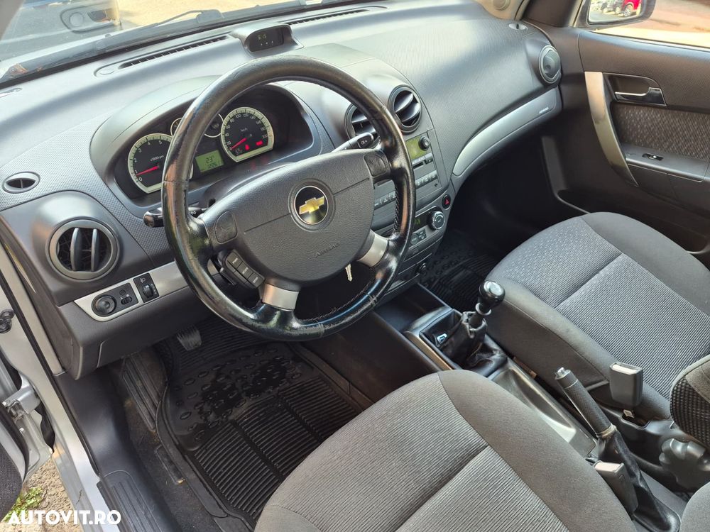 Chevrolet Aveo - 8