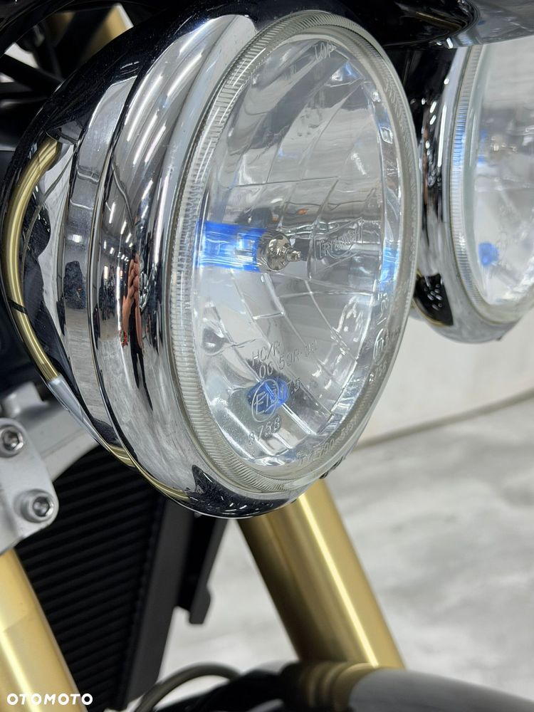 Triumph Street Triple - 13