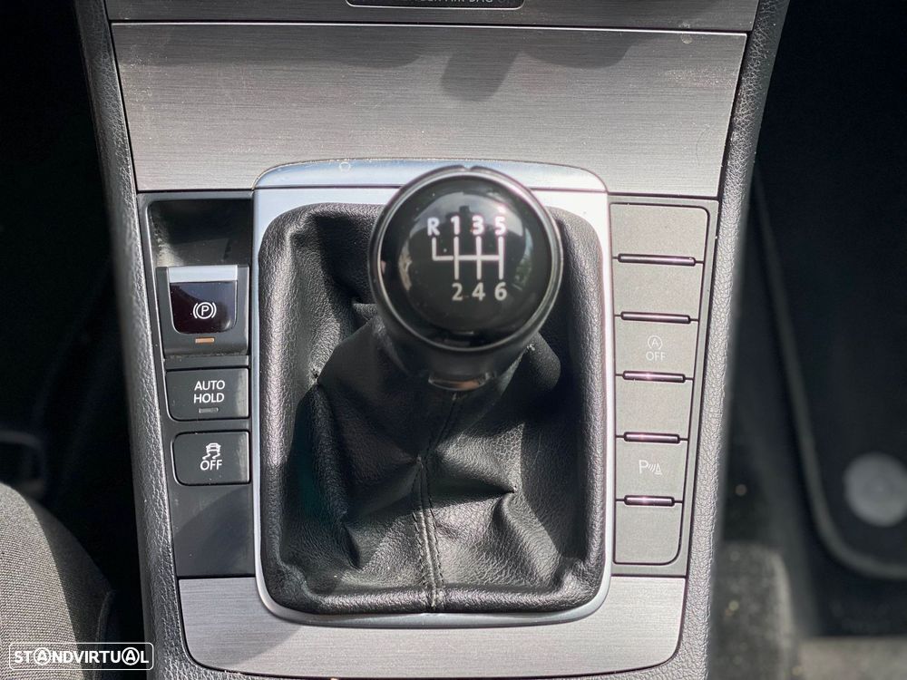 VW Passat 1.6 TDI BlueMotion - 20